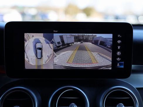 Used 2022 Mercedes-Benz GLC 300 4MATIC image 29