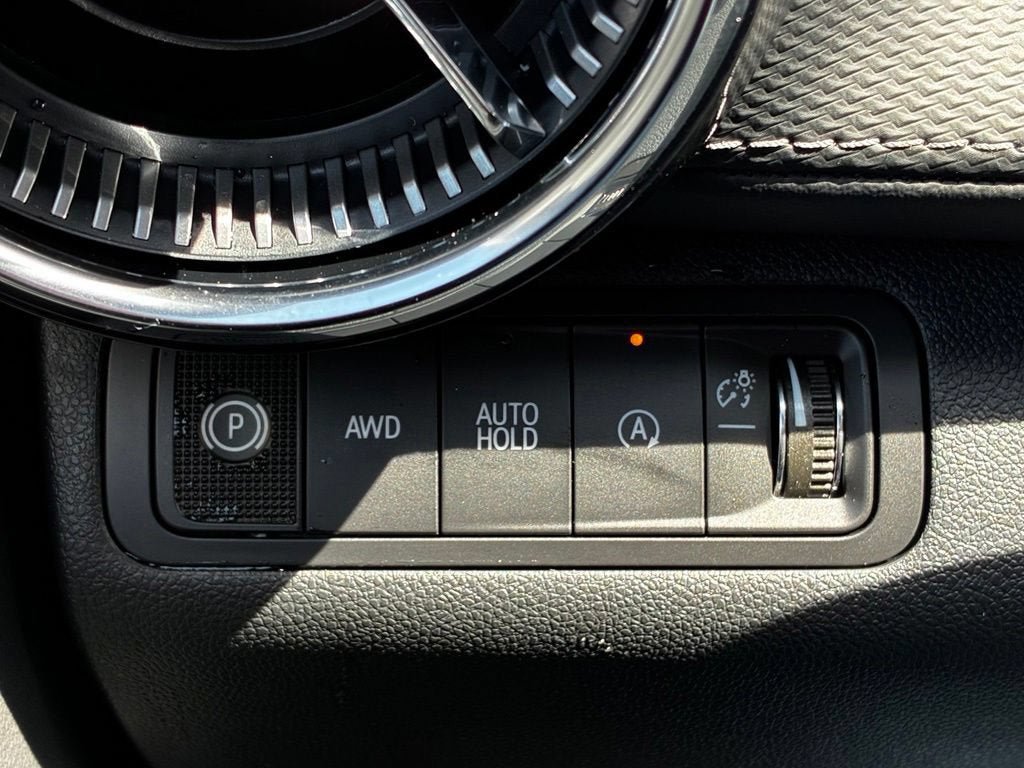 New 2027 Chevrolet Equinox LT w/ Convenience Package II AWD/4WD image 9