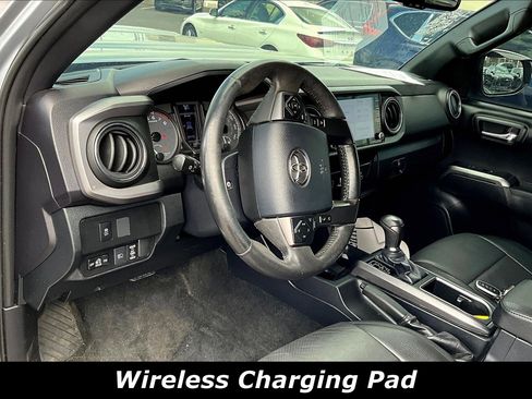 Used 2020 Toyota Tacoma TRD Sport AWD/4WD image 4