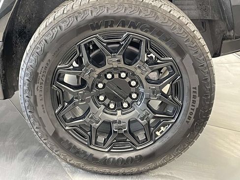 Used 2025 GMC Hummer EV 2X AWD/4WD image 13