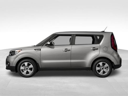 Used 2017 Kia Soul FWD image 3