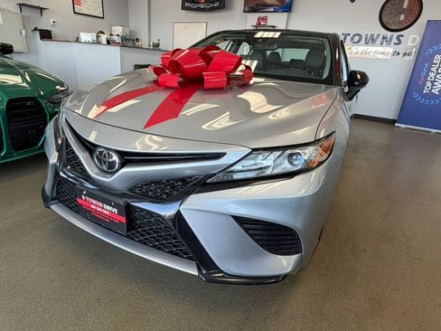 Used 2019 Toyota Camry XSE w/ Navigation Package image 16