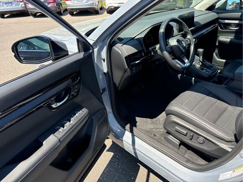 Used 2025 Honda CR-V EX-L image 6