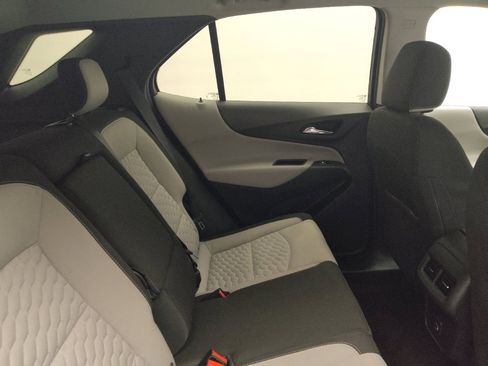 Used 2020 Chevrolet Equinox LS w/ LS Convenience Package image 19