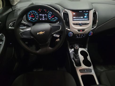 Used 2017 Chevrolet Cruze LS FWD image 22