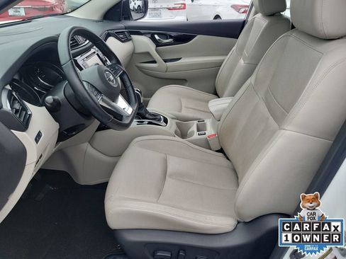 Used 2019 Nissan Rogue Sport SL FWD image 17