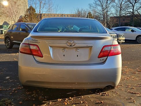 Used 2009 Toyota Camry LE image 5