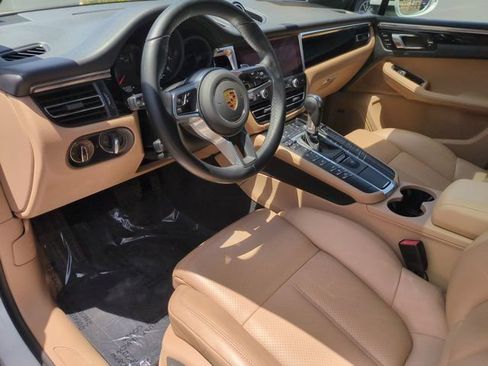 Used 2021 Porsche Macan AWD/4WD image 13