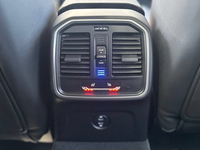 Certified 2026 Porsche Macan AWD/4WD image 36