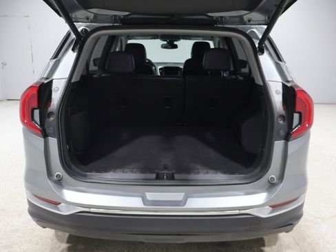 Used 2024 GMC Terrain SLT AWD/4WD image 19