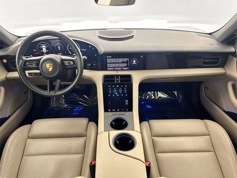 Used 2022 Porsche Taycan image 19
