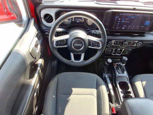 Certified 2025 Jeep Wrangler Unlimited Sahara AWD/4WD image 27