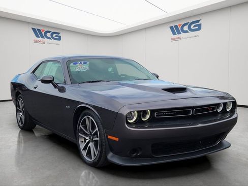 Used 2023 Dodge Challenger R/T image 2