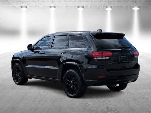 Used 2019 Jeep Grand Cherokee Altitude AWD/4WD image 6