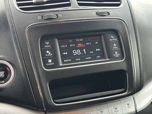 Used 2018 Dodge Journey SE FWD image 14