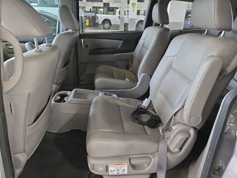 Used 2017 Honda Odyssey Touring image 5