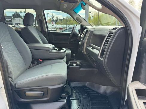Used 2018 RAM 3500 Tradesman w/ Chrome Appearance Group AWD/4WD image 5