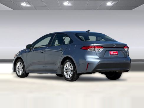 Used 2024 Toyota Corolla LE w/ LE Convenience Package FWD image 3