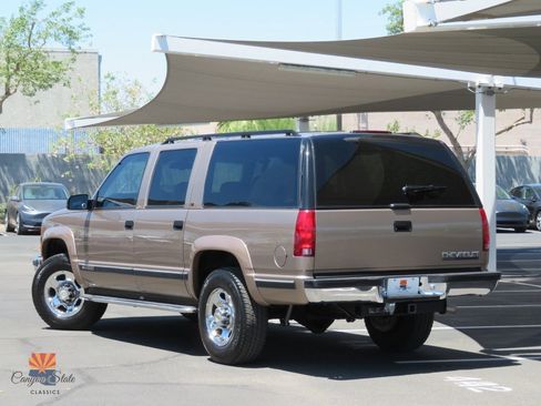 Used 1996 Chevrolet Suburban 2500 AWD/4WD image 3