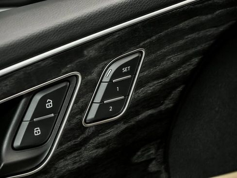 Used 2023 Audi Q8 Premium w/ Convenience Package image 10