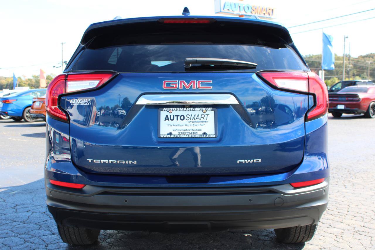 Used 2023 GMC Terrain SLE w/ Driver Convenience Package AWD/4WD image 5