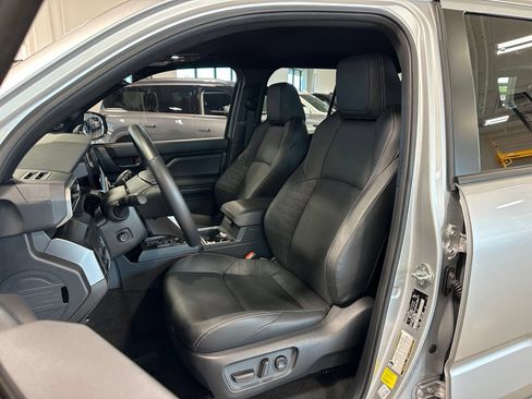 Used 2025 Toyota 4Runner TRD Off-Road Premium w/ Tow Technology Package AWD/4WD image 14
