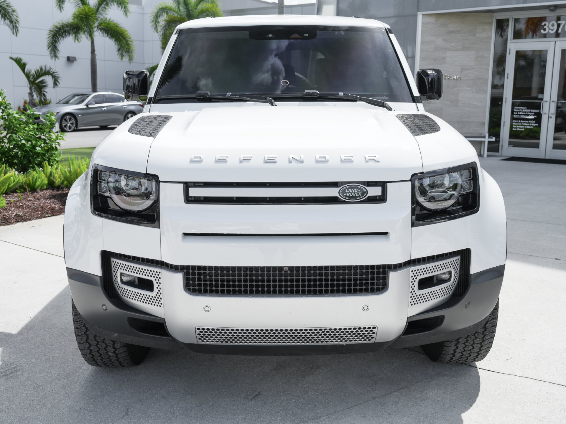 Used 2025 Land Rover Defender 110 S AWD/4WD image 5