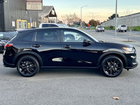 Used 2023 Honda HR-V Sport image 4