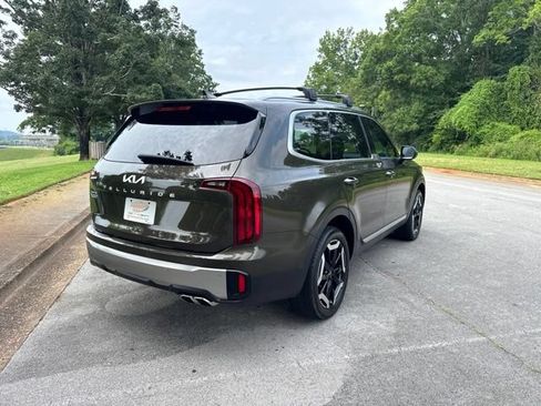 Used 2024 Kia Telluride S FWD image 8
