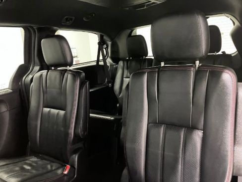 Used 2018 Dodge Grand Caravan GT image 28
