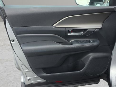 Used 2024 Toyota Grand Highlander XLE image 10
