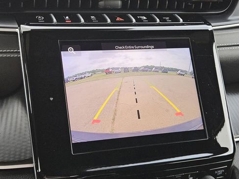 Used 2024 Jeep Grand Cherokee Altitude AWD/4WD image 17