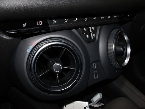 Used 2021 Chevrolet Blazer LT FWD image 31