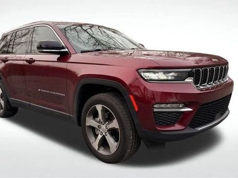 Used 2023 Jeep Grand Cherokee Limited w/ Trailer Tow Prep Group (B) image 2