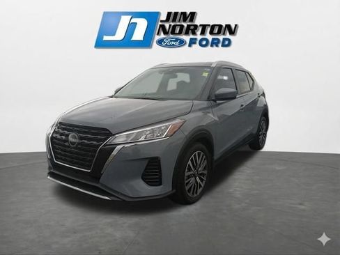 Used 2024 Nissan Kicks SV FWD image 4