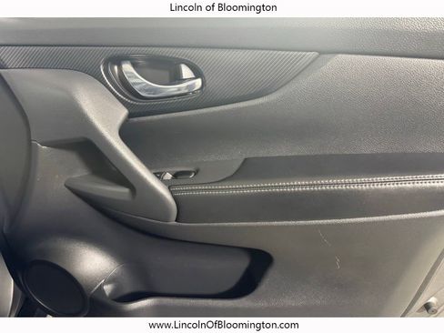 Used 2018 Nissan Rogue SL w/ Premium Package AWD/4WD image 17