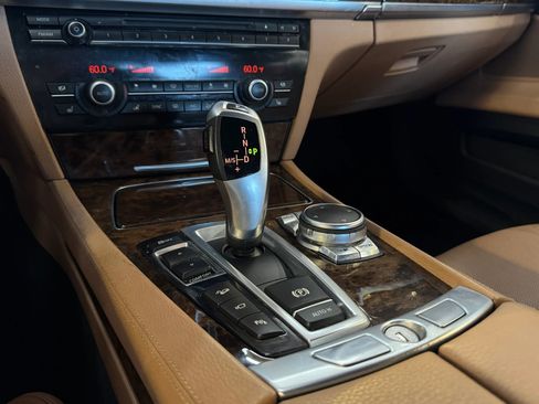 Used 2015 BMW 740Li image 23