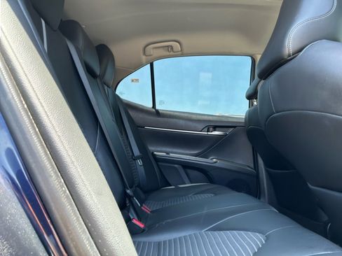Used 2021 Toyota Camry SE FWD image 18