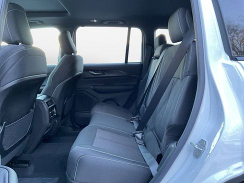 New 2025 Jeep Grand Cherokee Laredo X w/ Luxury Tech Group I image 13