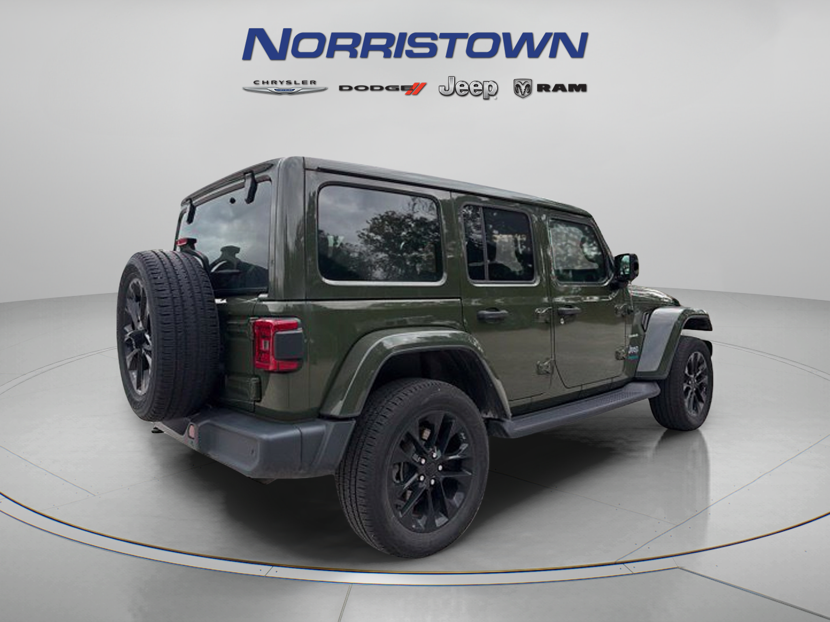 Used 2021 Jeep Wrangler Unlimited Sahara w/ Cold Weather Group AWD/4WD image 6