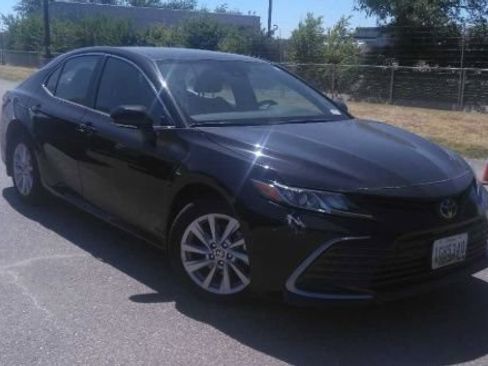 Used 2024 Toyota Camry LE FWD image 10