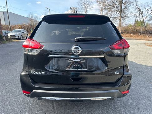 Used 2020 Nissan Rogue SV image 6