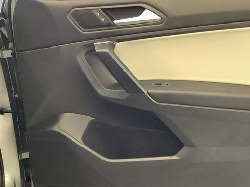 Used 2021 Volkswagen Tiguan SE R-Line image 15