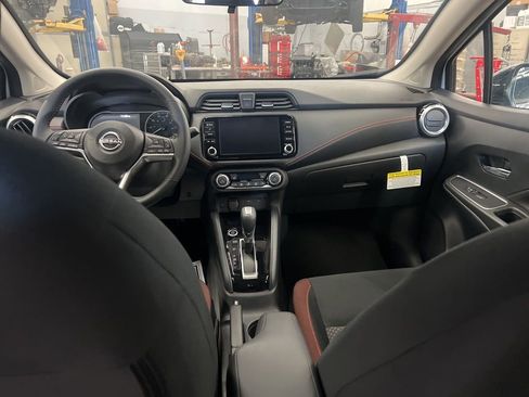 New 2025 Nissan Versa SR image 33
