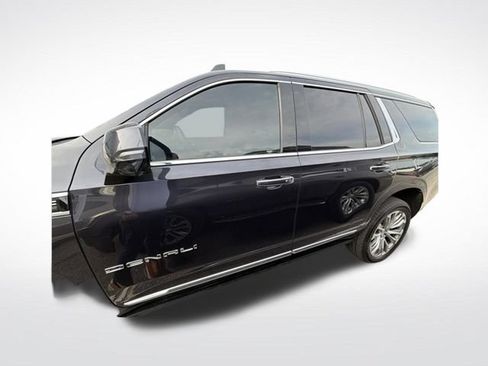 Used 2023 GMC Yukon Denali AWD/4WD image 3