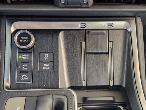 Used 2025 Lexus GX 550 AWD/4WD image 17