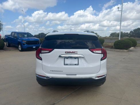 Used 2022 GMC Terrain SLT w/ Infotainment Package II FWD image 14