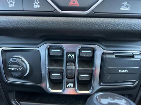 New 2026 Jeep Wrangler Sport S image 20