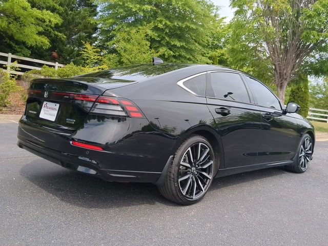 Used 2025 Honda Accord Touring image 4