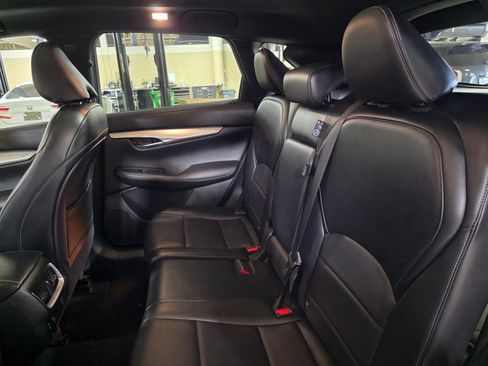 Used 2020 INFINITI QX50 Essential w/ Edition 30 Package FWD image 14
